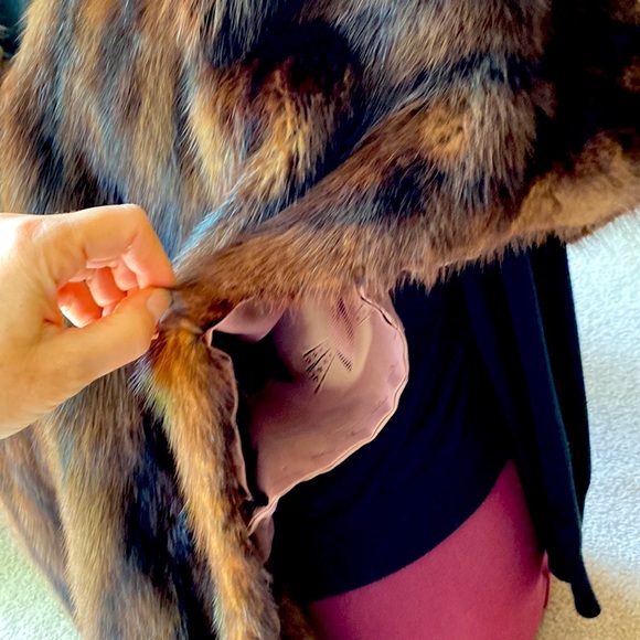 Kerry Brooke Mink Fur stole, shawl by Kerry Brooke Fashions. - Picture 7 of 17